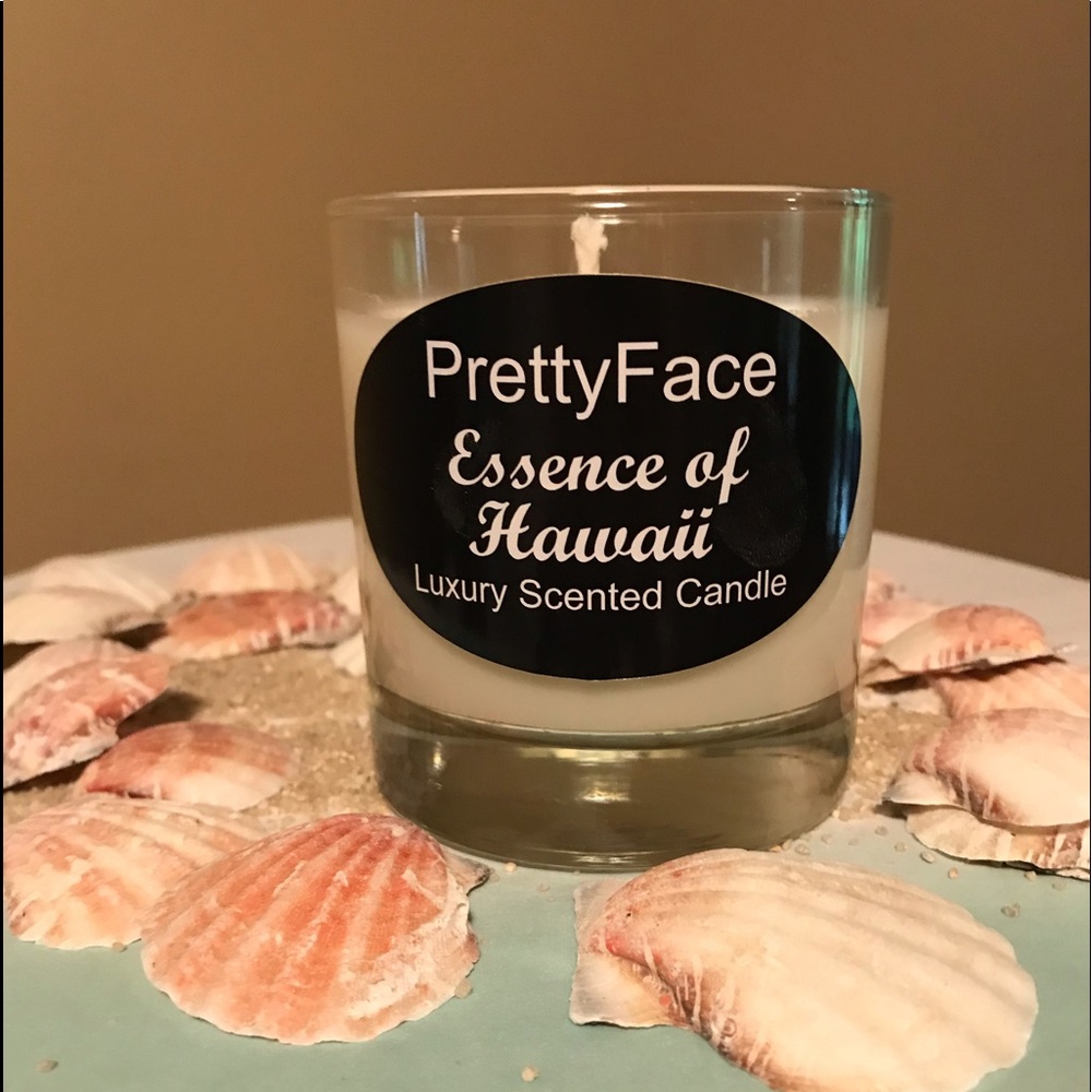 Invigorating aroma of juniper berries. Soft floral scent
